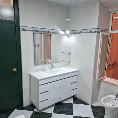 Quarto em Acomodações Particulares Sublime Olive Bedroom *